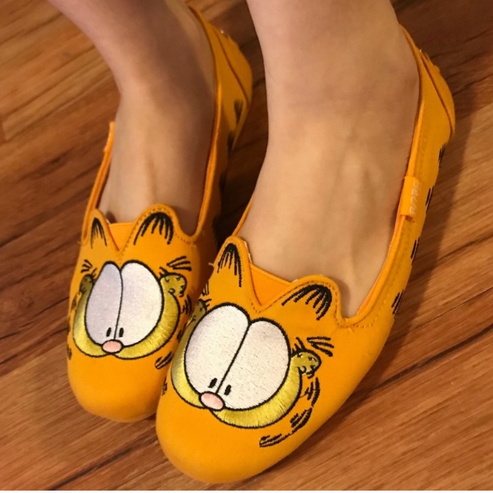 ❌SOLD❌ Garfield “Catnip Fever” Skechers Bobs